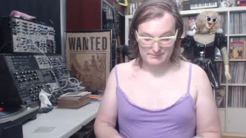 Snapshot of muziknerd chatting on 03/22/26, 07:12 Muziknerd online show from 03/22/26, 07:12