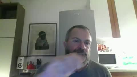 Snapshot of muzungu5 chatting on 11/09/25, 10:08 muzungu5 online show from 11/09/25, 10:08