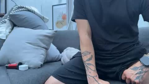 Snapshot of mvtteblvck chatting on 04/05/26, 10:18 mvtteblvck online show from 04/05/26, 10:18