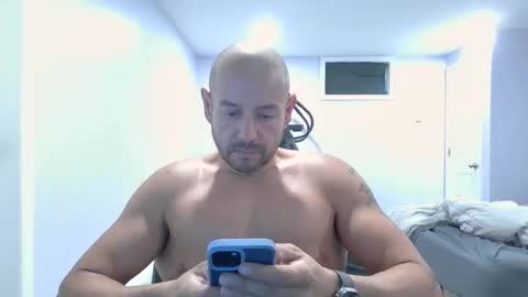 Snapshot of mworlton9 chatting on 09/10/25, 01:00 Maximus online show from 09/10/25, 01:00