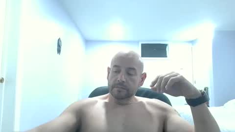 Snapshot of mworlton9 chatting on 12/17/25, 05:19 Maximus online show from 12/17/25, 05:19