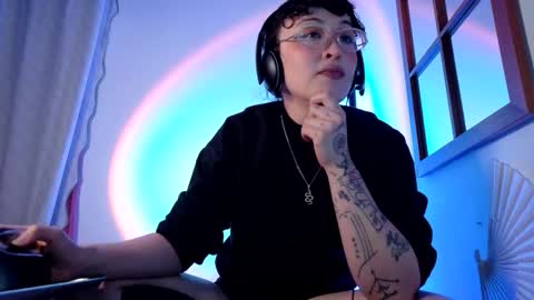 Snapshot of mx_anouk_divine chatting on 01/12/26, 01:33 Mx. Anouk Divine online show from 01/12/26, 01:33