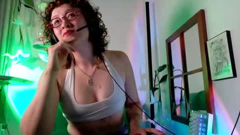 Snapshot of mx_anouk_divine chatting on 05/15/26, 11:45 Mx. Anouk Divine online show from 05/15/26, 11:45