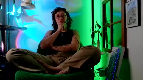 Snapshot of mx_anouk_divine chatting on 05/30/26, 12:52 Mx. Anouk Divine online show from 05/30/26, 12:52