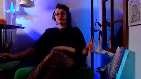 Snapshot of mx_anouk_divine chatting on 06/01/26, 10:55 Mx. Anouk Divine online show from 06/01/26, 10:55