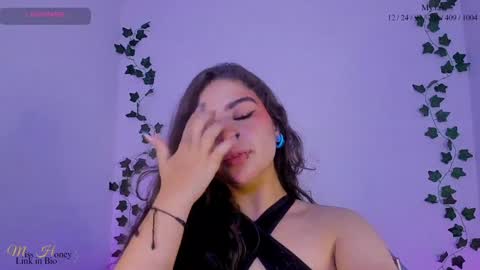 Sara IG   online show from 12/29/24, 10:01