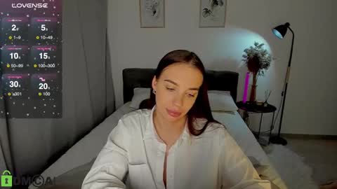 katie online show from 12/09/24, 01:51