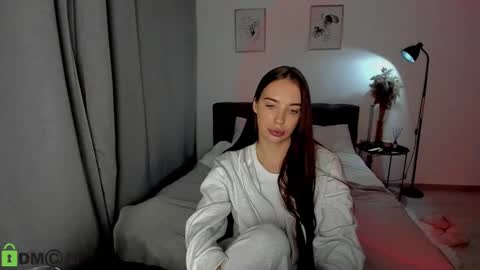 Snapshot of my_coco chatting on 12/14/24, 11:23 katie online show from 12/14/24, 11:23