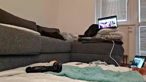 Snapshot of my_dirty_office chatting on 11/22/25, 06:56 my_dirty_office online show from 11/22/25, 06:56