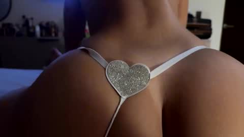 Snapshot of my_hot_wife_romi chatting on 03/25/26, 05:02 Romina Gonza online show from 03/25/26, 05:02