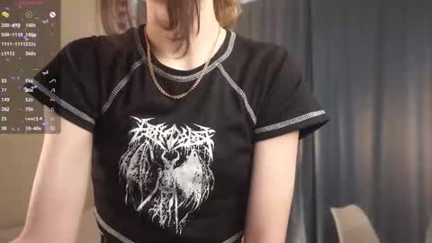 Snapshot of my_little_molly chatting on 10/16/25, 07:53 Molly online show from 10/16/25, 07:53