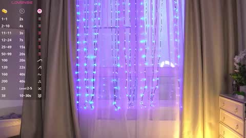 Snapshot of my_little_molly chatting on 12/05/25, 12:47 Molly online show from 12/05/25, 12:47