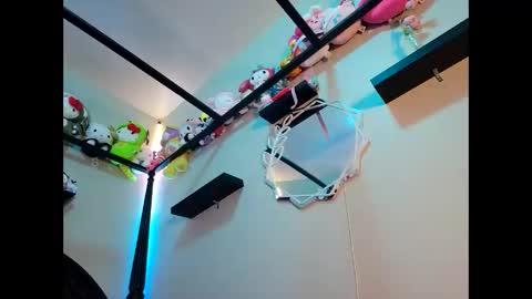 Snapshot of my_melody02 chatting on 04/09/26, 01:05 my_melody02 online show from 04/09/26, 01:05