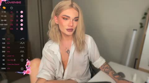 Snapshot of my_muse chatting on 01/12/25, 01:58 Sandra Muse online show from 01/12/25, 01:58