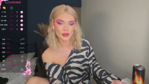 Snapshot of my_muse chatting on 01/17/25, 02:39 Sandra Muse online show from 01/17/25, 02:39