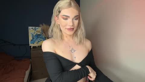 Snapshot of my_muse chatting on 02/05/25, 01:11 Sandra Muse online show from 02/05/25, 01:11