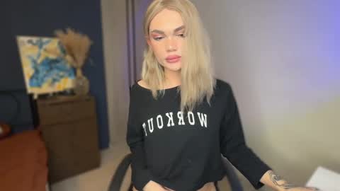 Snapshot of my_muse chatting on 02/11/25, 12:05 Sandra Muse online show from 02/11/25, 12:05