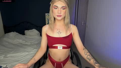 Snapshot of my_muse chatting on 02/12/25, 11:40 Sandra Muse online show from 02/12/25, 11:40