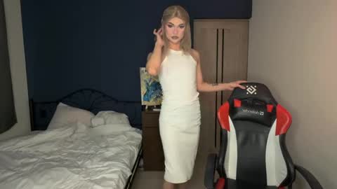 Snapshot of my_muse chatting on 02/15/25, 10:22 Sandra Muse online show from 02/15/25, 10:22