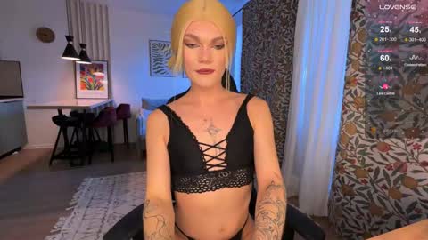 Snapshot of my_muse chatting on 10/18/25, 11:33 Sandra Muse online show from 10/18/25, 11:33