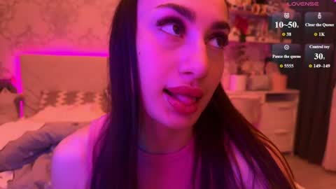 Naomi online show from 06/12/26, 06:51