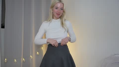STELLA  Im here today online show from 01/16/25, 05:01