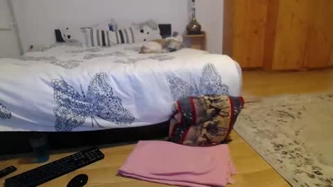 Snapshot of mya_kane chatting on 12/17/24, 04:43 Mia kane online show from 12/17/24, 04:43