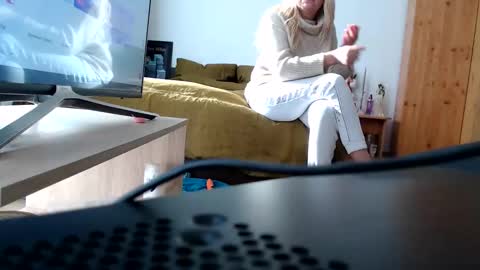 Snapshot of mya_kane chatting on 11/25/25, 08:25 Mia kane online show from 11/25/25, 08:25