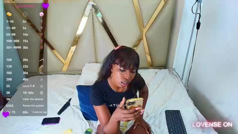 Snapshot of myblackdope_ chatting on 03/06/25, 01:24 Samanta online show from 03/06/25, 01:24