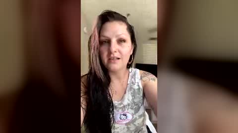 Snapshot of mychelle12 chatting on 07/15/26, 02:55 mychelle12 online show from 07/15/26, 02:55