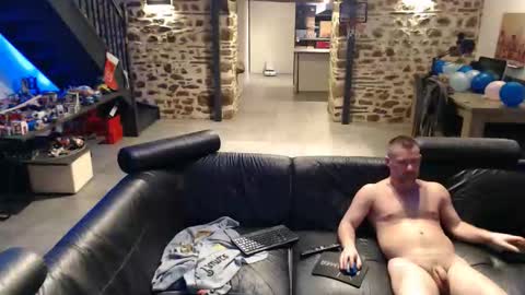 Snapshot of myckadow chatting on 01/12/26, 10:37 AlexSynopsis online show from 01/12/26, 10:37