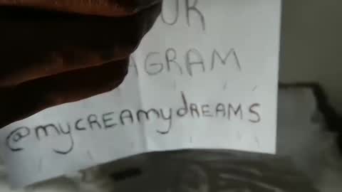 Snapshot of mycreamydreams chatting on 12/15/24, 08:47 mycreamydreams online show from 12/15/24, 08:47