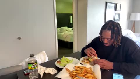 Snapshot of mycreamydreams chatting on 01/23/25, 10:11 mycreamydreams online show from 01/23/25, 10:11