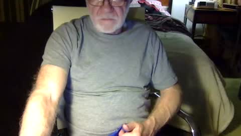 r-glenn-01 online show from 02/16/26, 04:19