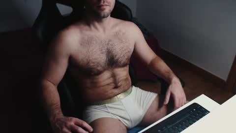Snapshot of myhairymacho chatting on 03/05/25, 12:49 Juan OF myhairymacho online show from 03/05/25, 12:49