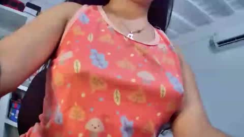 Snapshot of myhoney_hot chatting on 01/19/25, 01:22 myhoney_hot online show from 01/19/25, 01:22