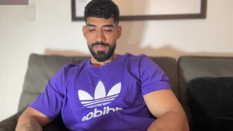 Snapshot of myke_esthetic chatting on 12/02/24, 01:25 Myke esthetic online show from 12/02/24, 01:25