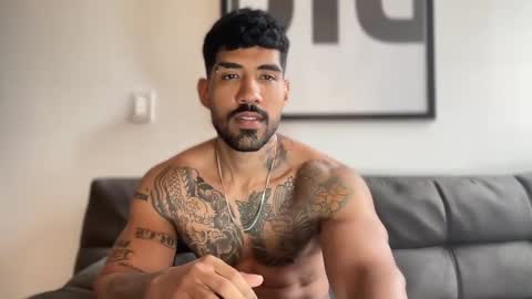 Snapshot of myke_esthetic chatting on 01/02/25, 09:07 Myke esthetic online show from 01/02/25, 09:07