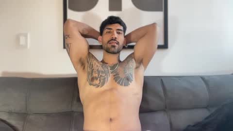 Snapshot of myke_esthetic chatting on 01/14/25, 10:34 Myke esthetic online show from 01/14/25, 10:34