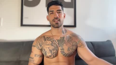 Snapshot of myke_esthetic chatting on 01/16/25, 10:34 Myke esthetic online show from 01/16/25, 10:34