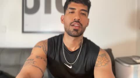 Snapshot of myke_esthetic chatting on 01/24/25, 06:24 Myke esthetic online show from 01/24/25, 06:24