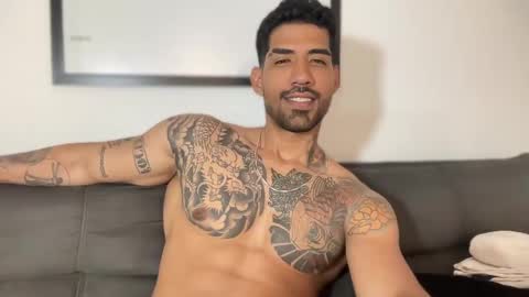 Snapshot of myke_esthetic chatting on 01/28/25, 05:32 Myke esthetic online show from 01/28/25, 05:32