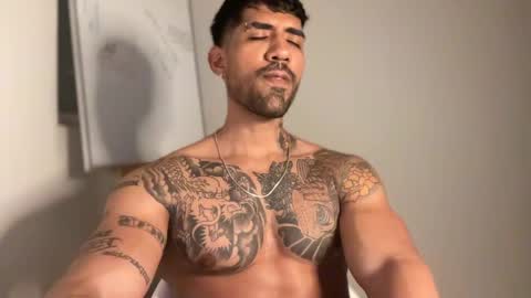 Snapshot of myke_esthetic chatting on 02/02/25, 04:48 Myke esthetic online show from 02/02/25, 04:48