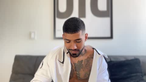 Snapshot of myke_esthetic chatting on 03/02/25, 06:30 Myke esthetic online show from 03/02/25, 06:30