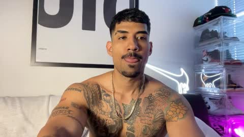 Snapshot of myke_esthetic chatting on 09/21/25, 09:27 Myke esthetic online show from 09/21/25, 09:27