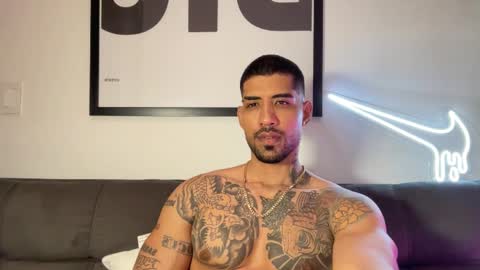 Snapshot of myke_esthetic chatting on 09/29/25, 11:53 Myke esthetic online show from 09/29/25, 11:53