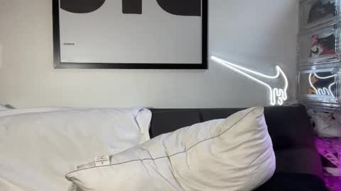 Snapshot of myke_esthetic chatting on 10/01/25, 09:43 Myke esthetic online show from 10/01/25, 09:43