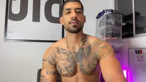 Snapshot of myke_esthetic chatting on 10/06/25, 07:17 Myke esthetic online show from 10/06/25, 07:17