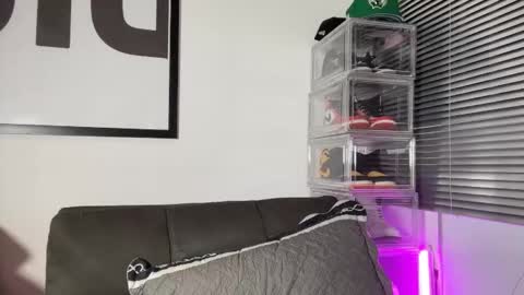 Snapshot of myke_esthetic chatting on 10/08/25, 01:14 Myke esthetic online show from 10/08/25, 01:14