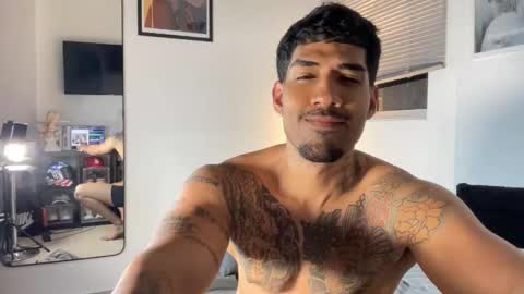 Snapshot of myke_esthetic chatting on 12/04/25, 05:50 Myke esthetic online show from 12/04/25, 05:50